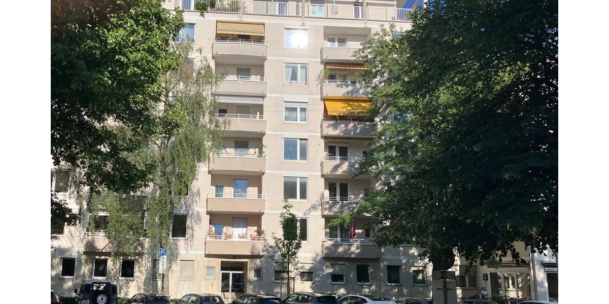 Gebäude Straßenansicht