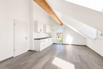 WINDISCH - ERSTBEZUG! Hochwertige 2-Zi.-DG - Wohnung mit EBK, Balkon und privatem Garten - Dachgeschoßwohnung Gröbenzell | Angebot:26764137